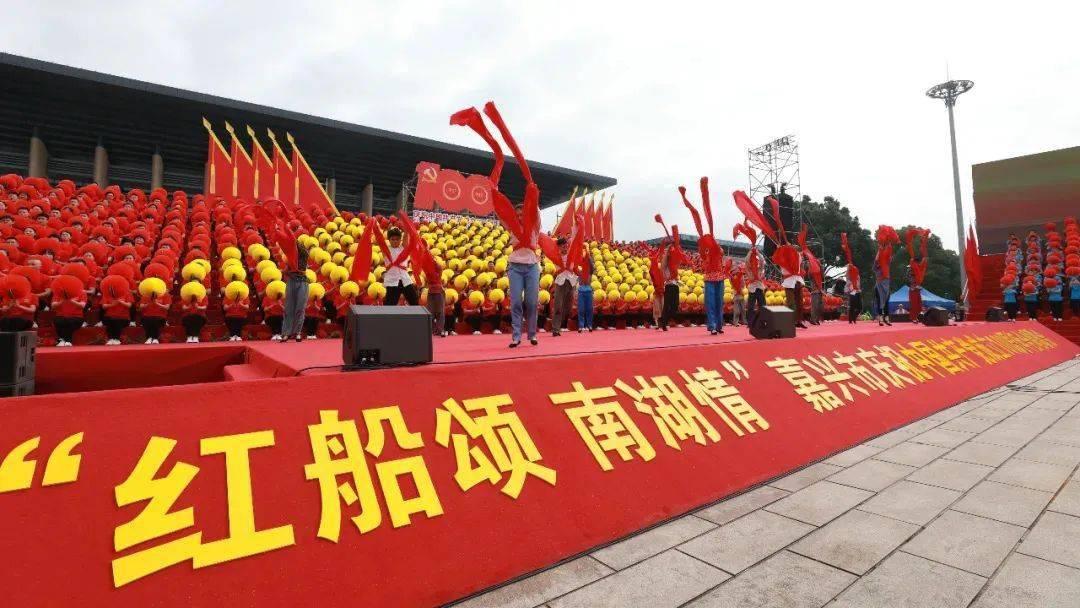 1953年刘亚楼回到家乡,向一香烛店老板鞠了三躬,这是为何